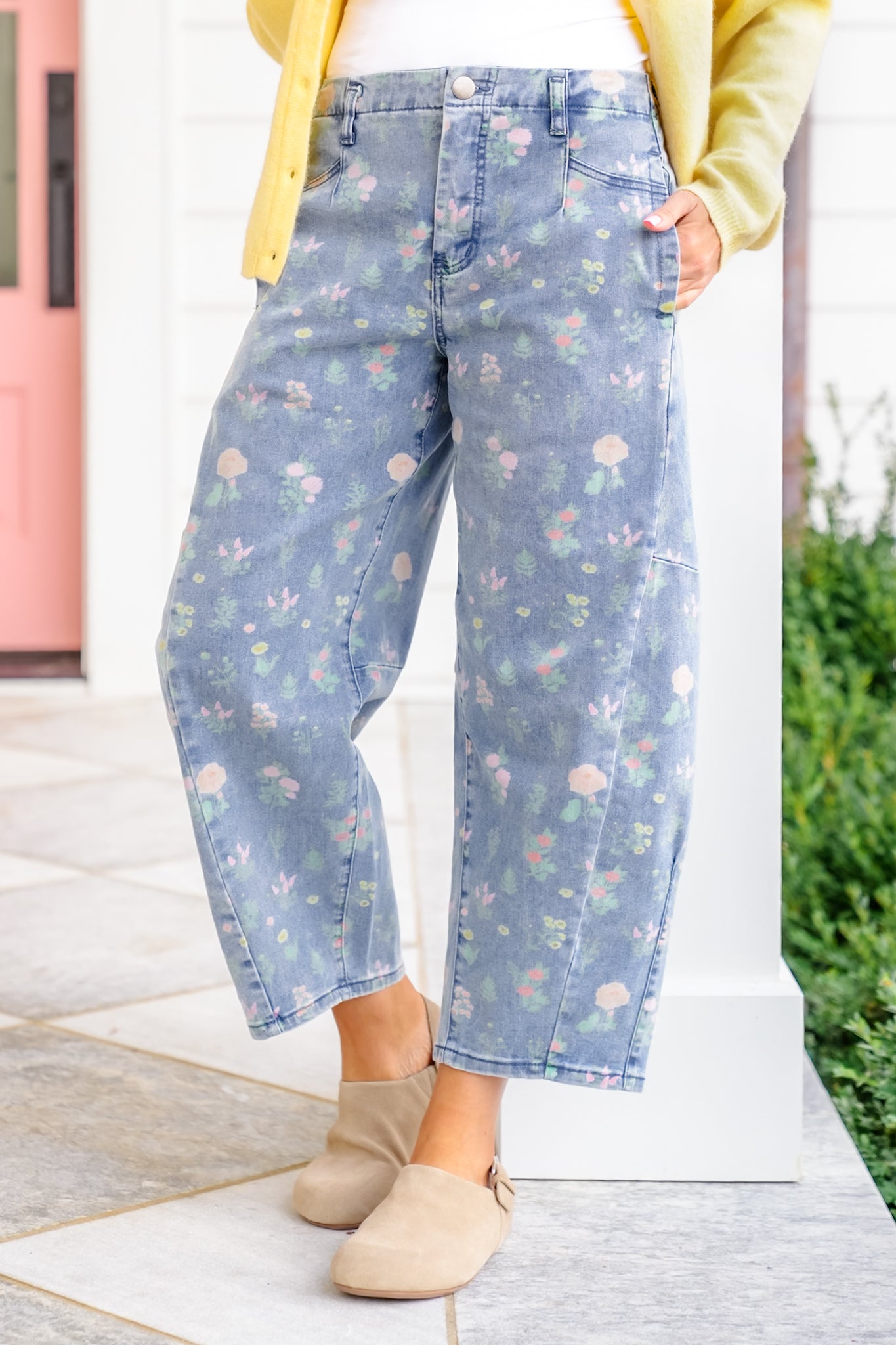 Plus/Reg Floral Print Washed Denim Barrel Pants