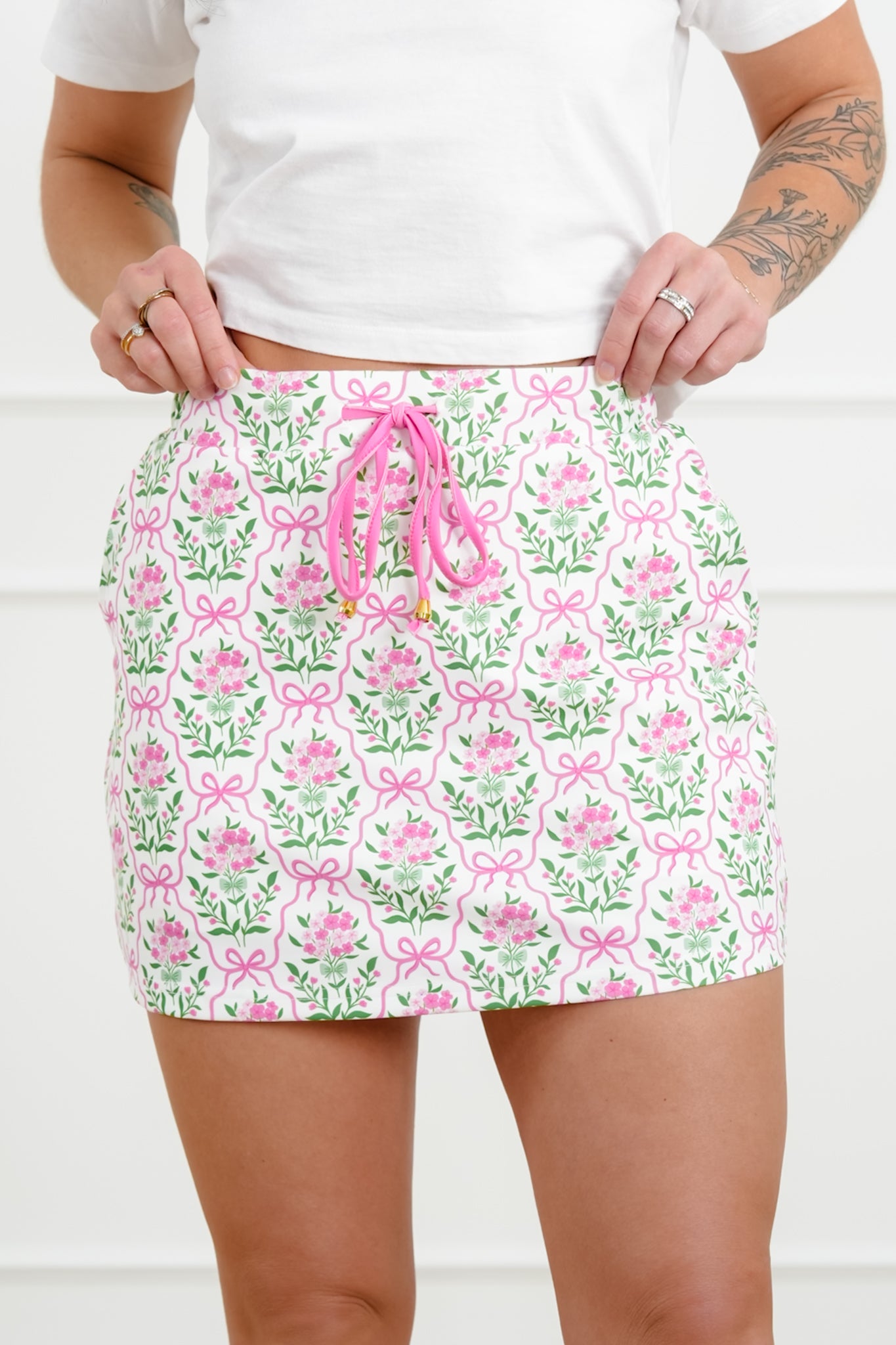 Plus/Reg Floral and Bow Print Elastic Waist Skort