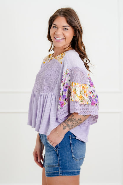 POL Lavender Short Sleeve Round Neck Top with Floral Print