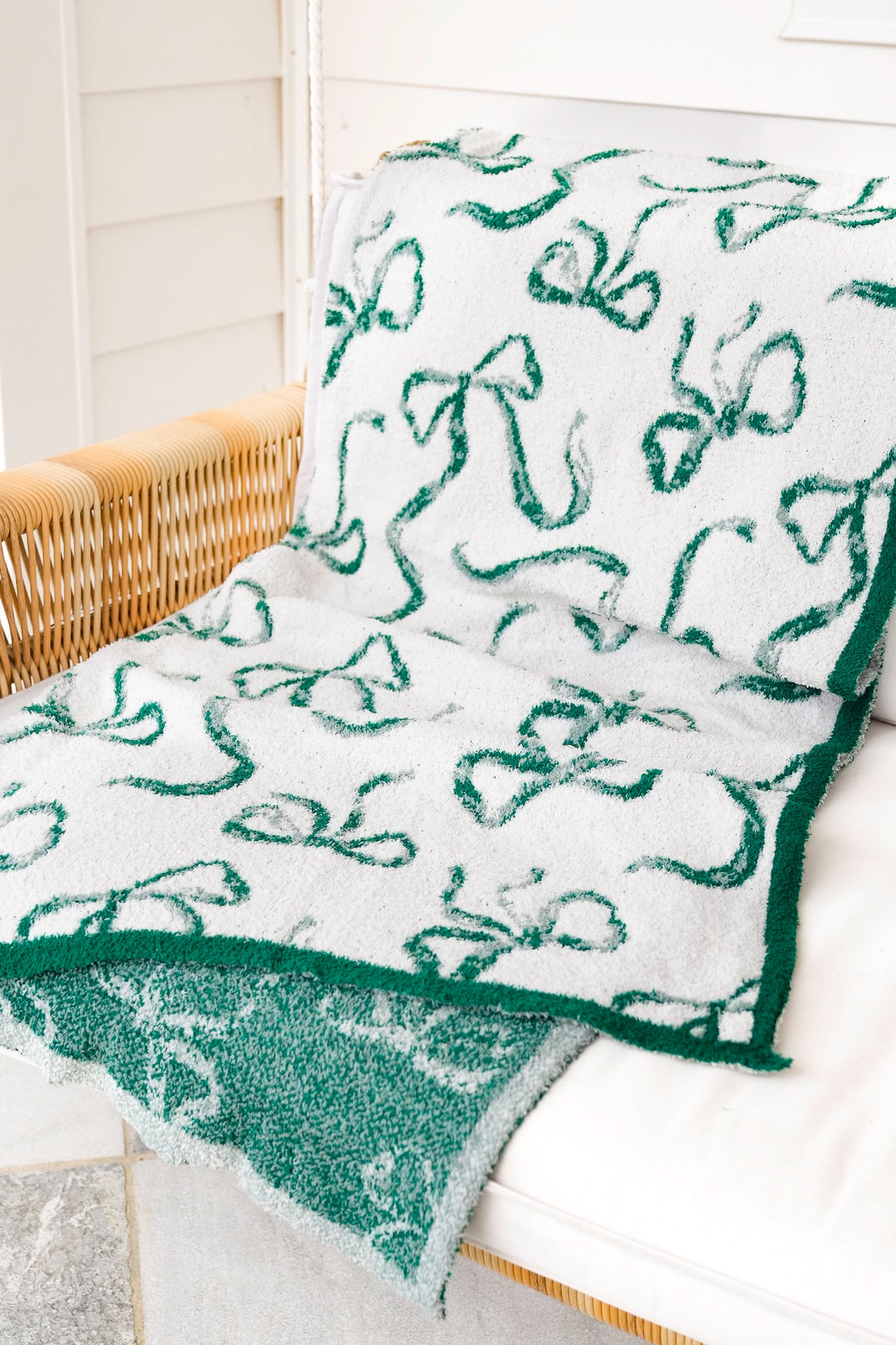 White and Green Ribbons Plush Fuzzy Blanket