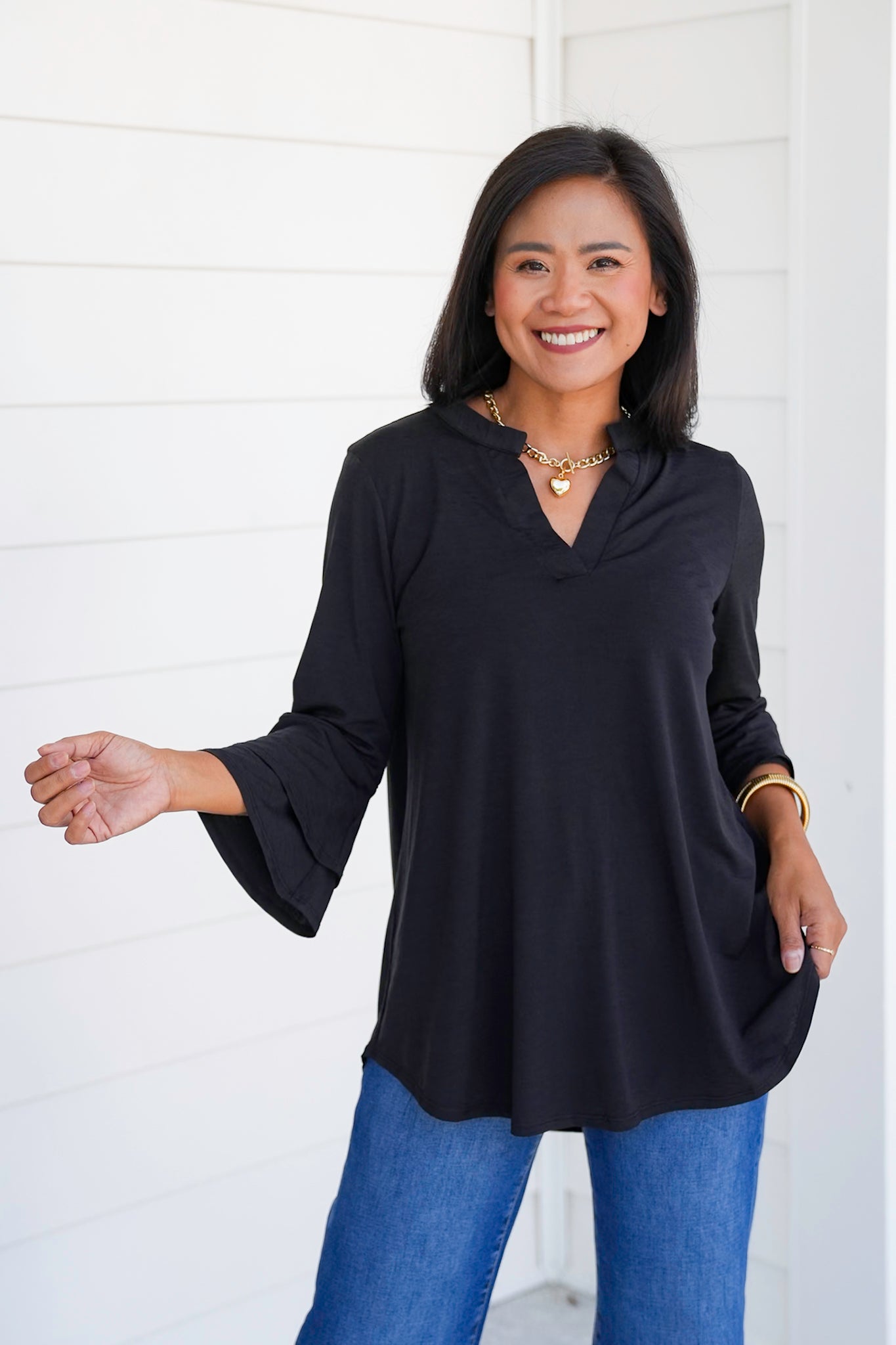 Door Buster! Plus/Reg Solid 3/4 Bell Sleeve Tunic Top