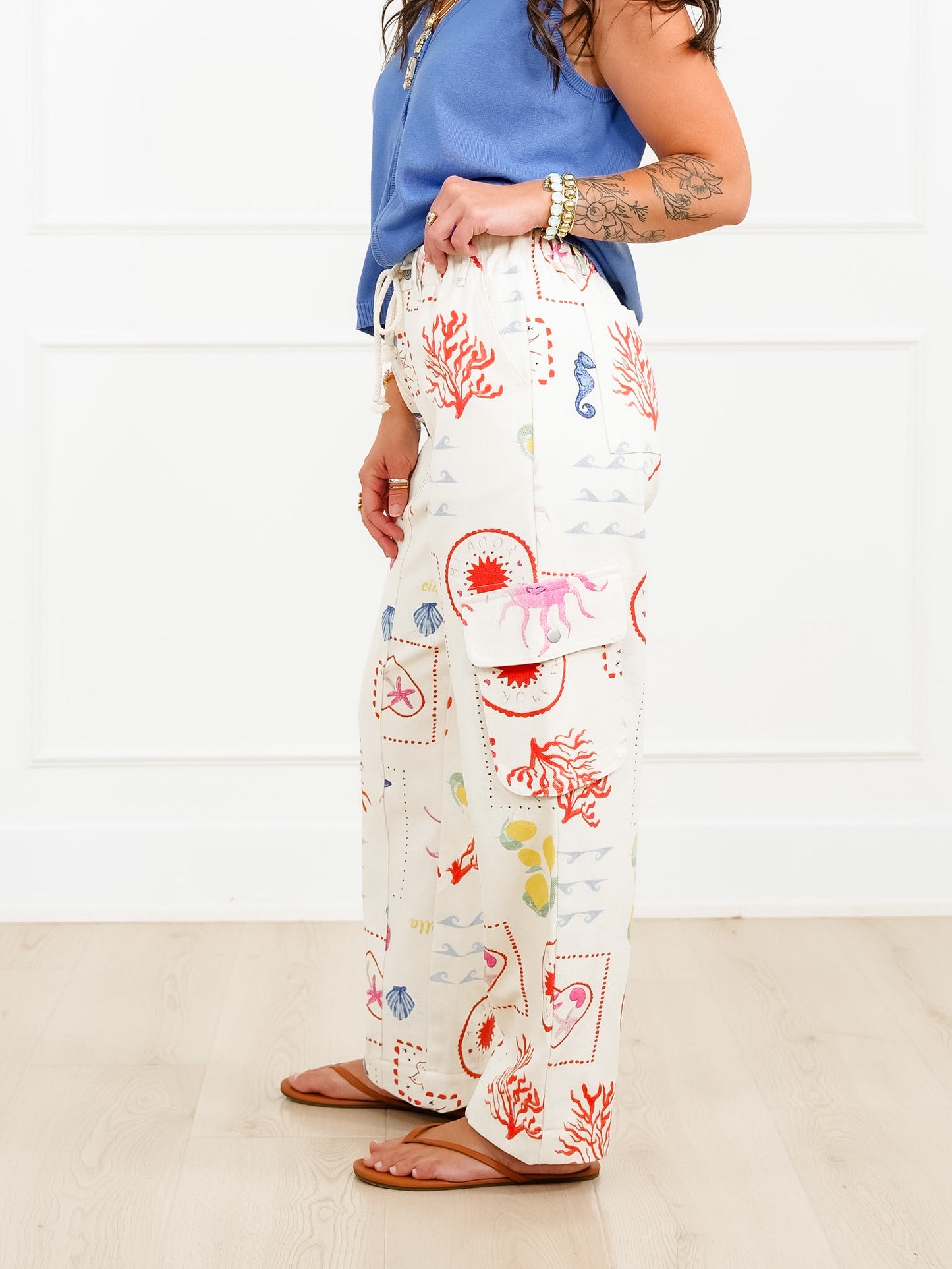 Plus/Reg Coastal Print Elastic Waist Pant with Cargo Pockets