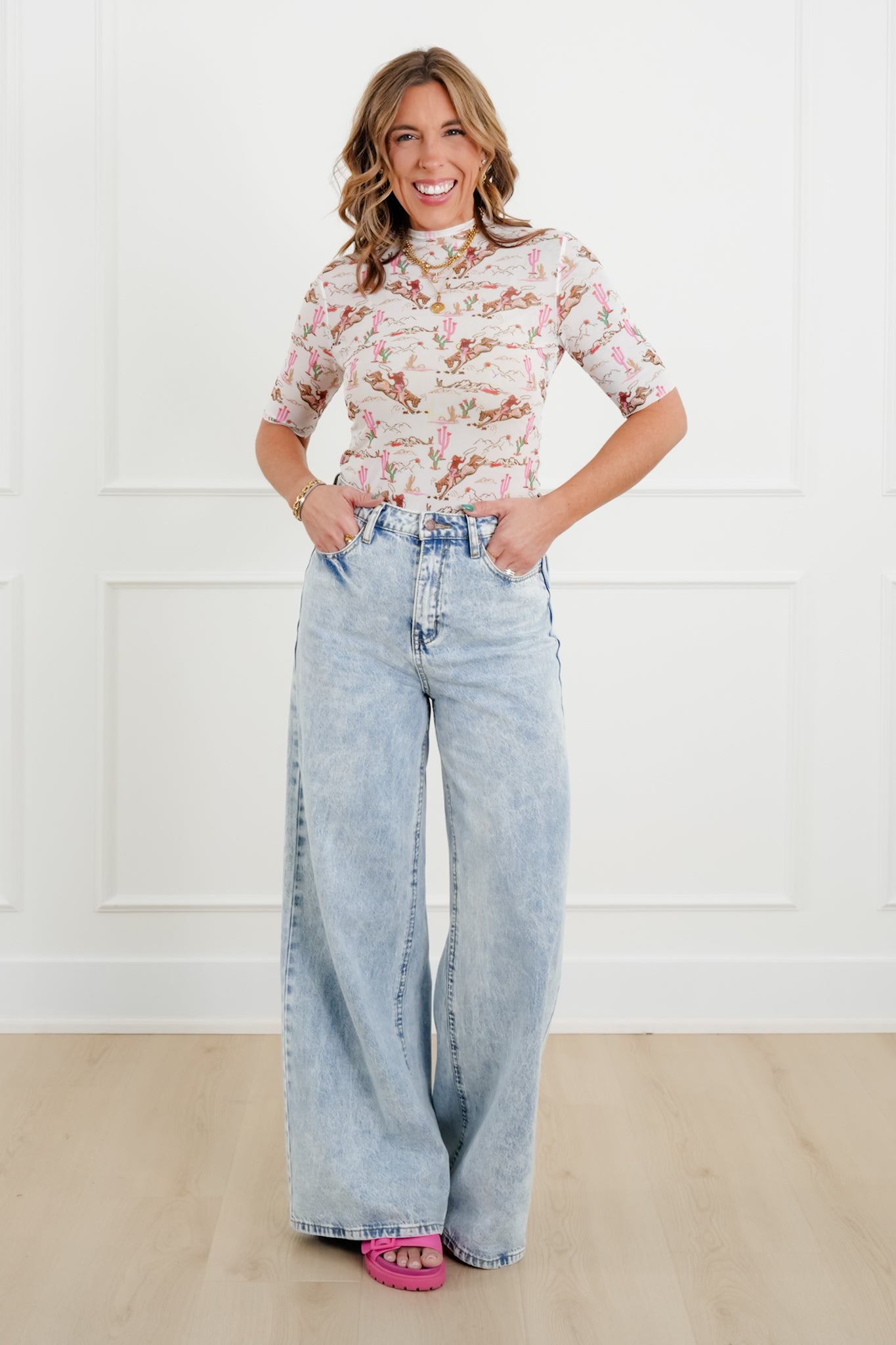 Plus/Reg Western Print Short Sleeve Mesh Top