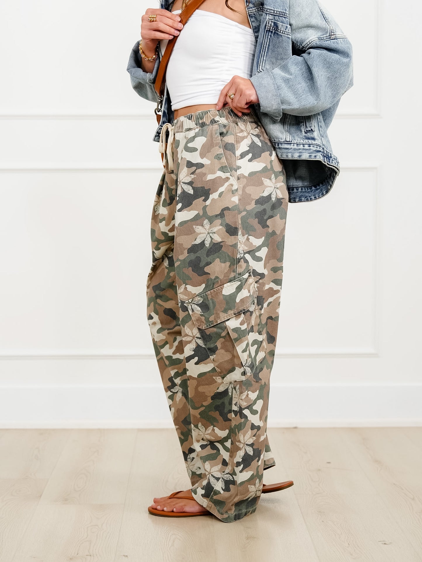 Camo Print Elastic Waist Cargo Pants