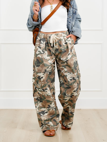 Camo Print Elastic Waist Cargo Pants