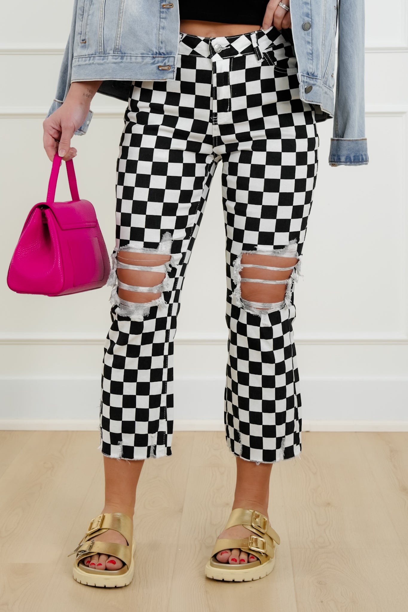 Plus/Reg Distressed Checkered Cropped Jeans