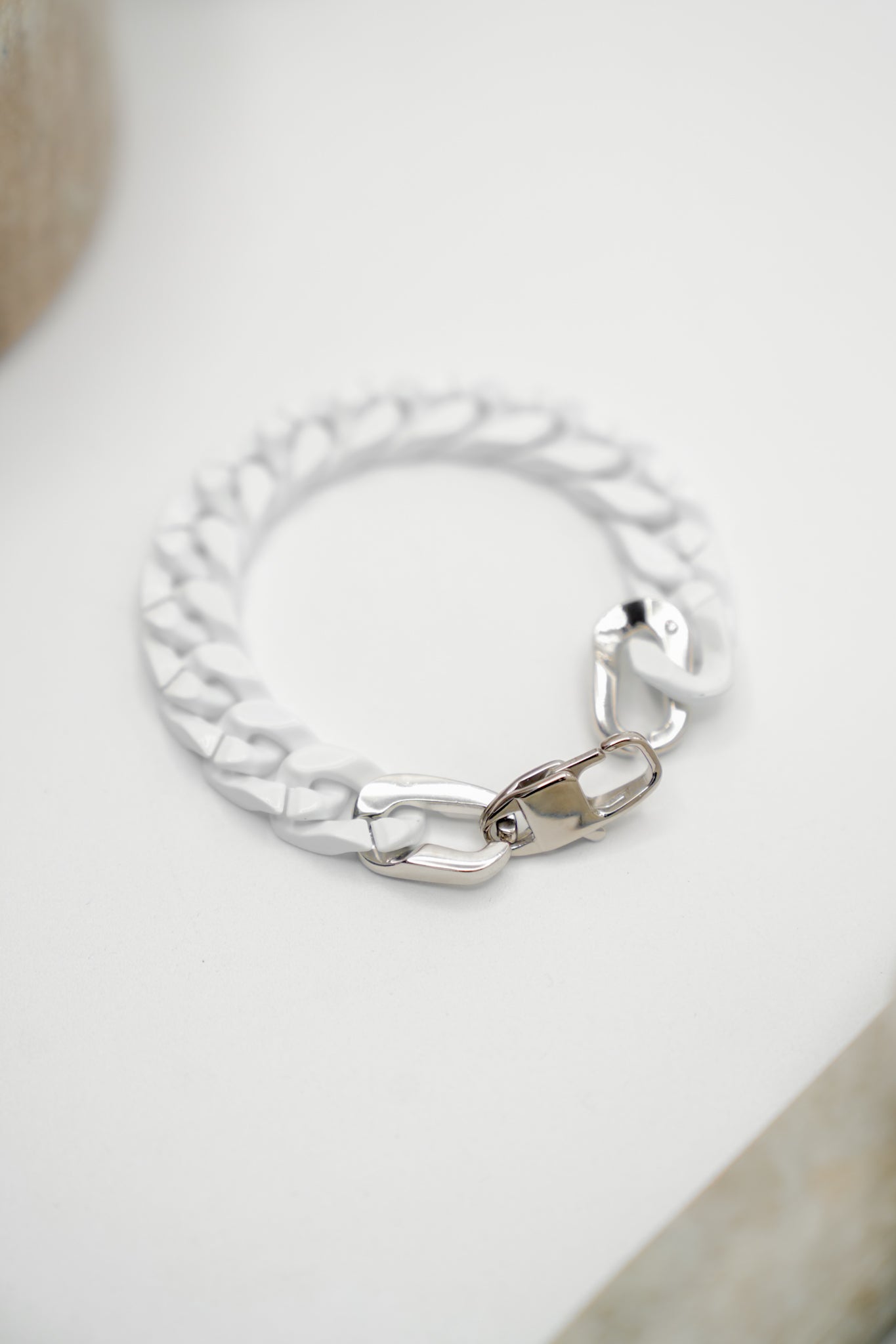 VH Victoria White & Silver Chain Link Bracelet