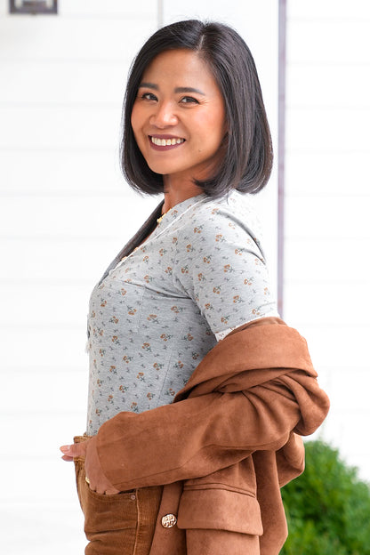 POL Floral Print Short Sleeve V-Neck Top