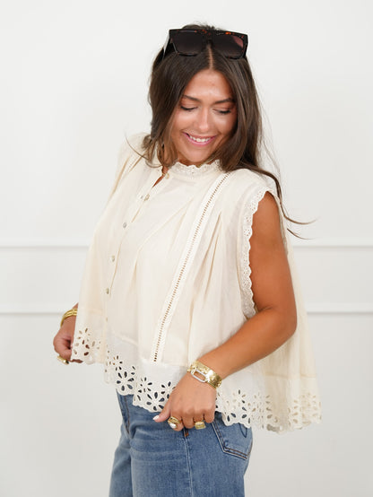 Sleeveless Pleated Button Down Top with Eyelet Trim