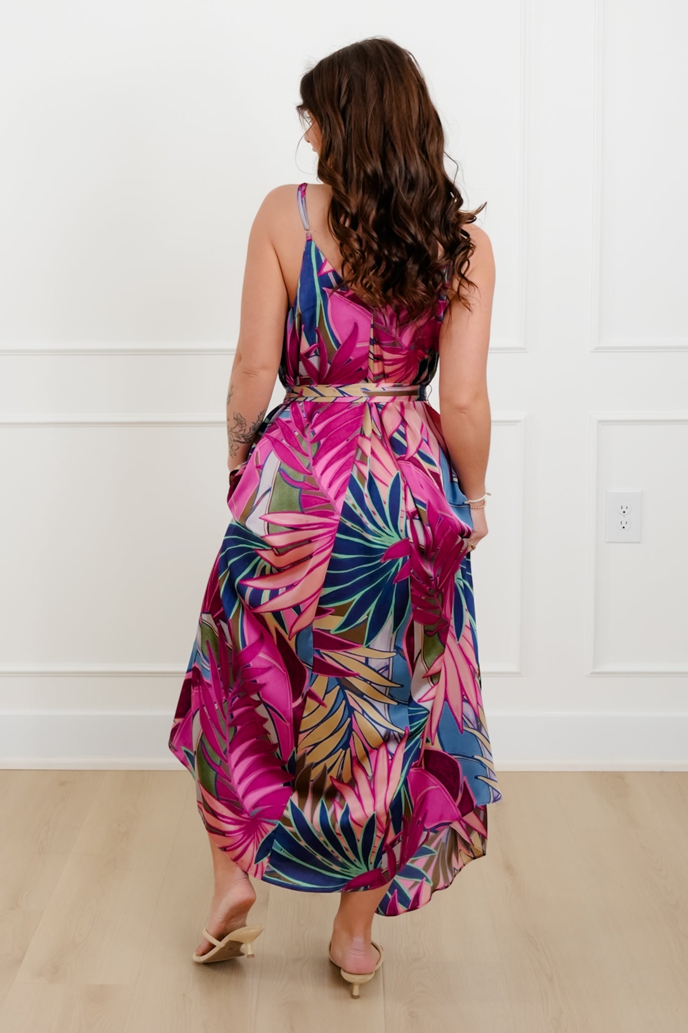 Tropical Printed Sleeveless Maxi Dress with Pockets