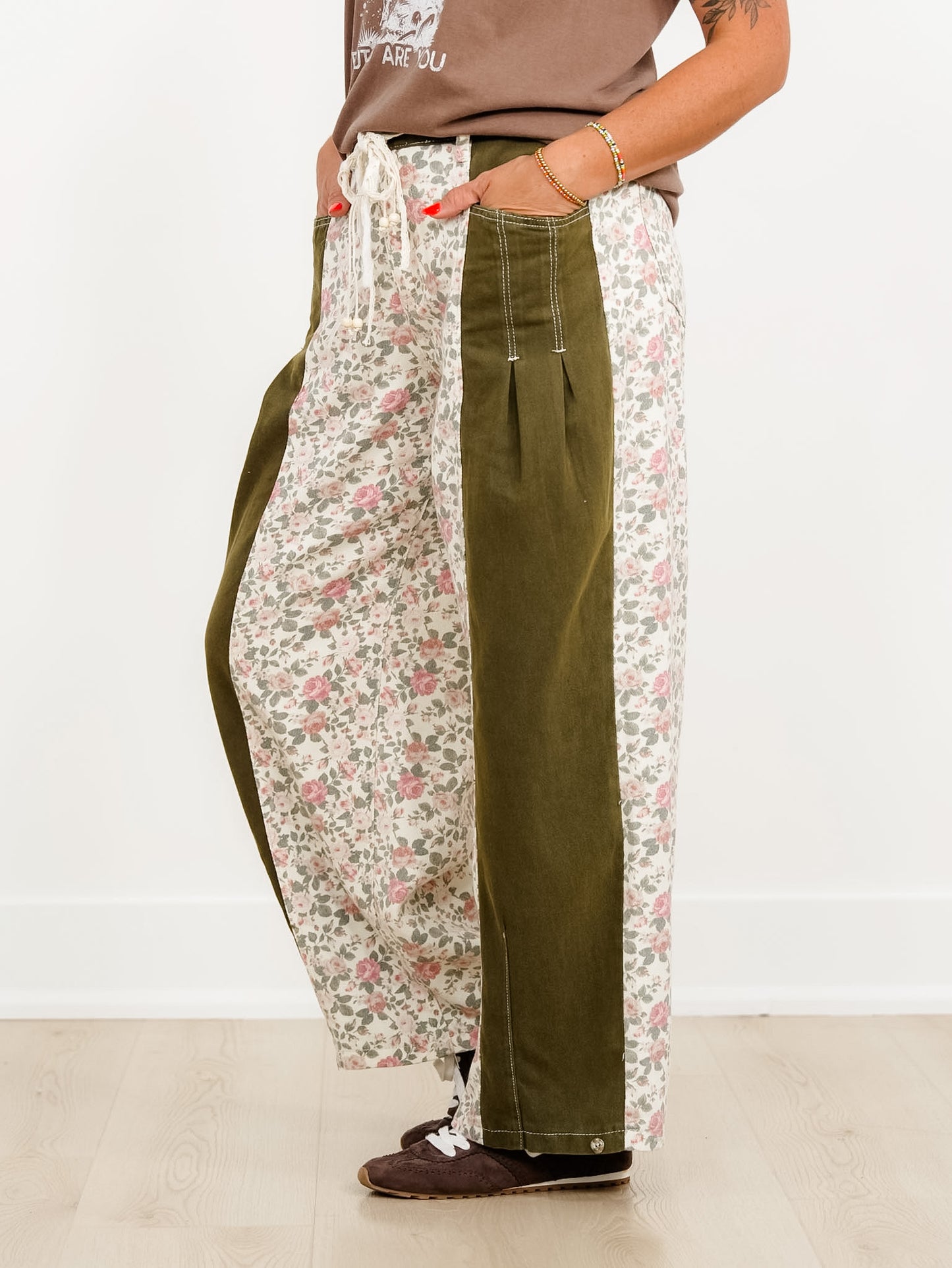 POL Floral Color Block Pants with Pleated Pockets