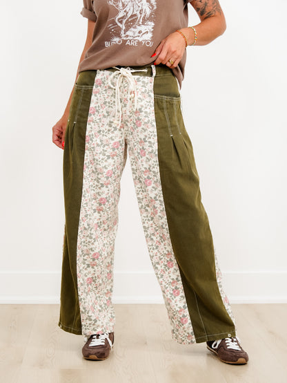 POL Floral Color Block Pants with Pleated Pockets