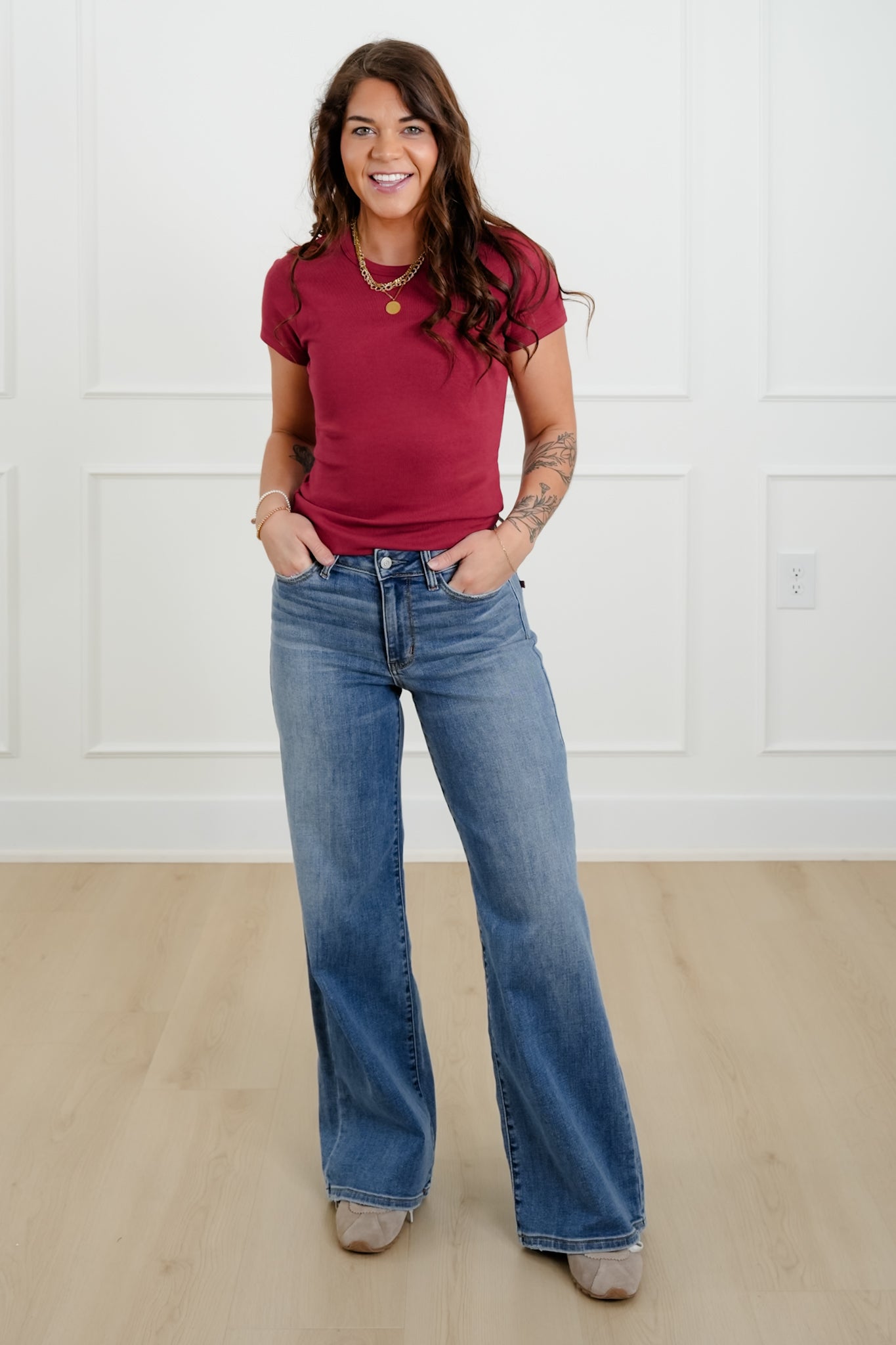 Solid Short Sleeve Round Neck Top