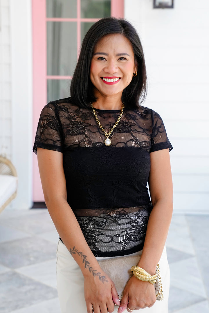 Plus/Reg Floral Lace Short Sleeve Round Neck Top