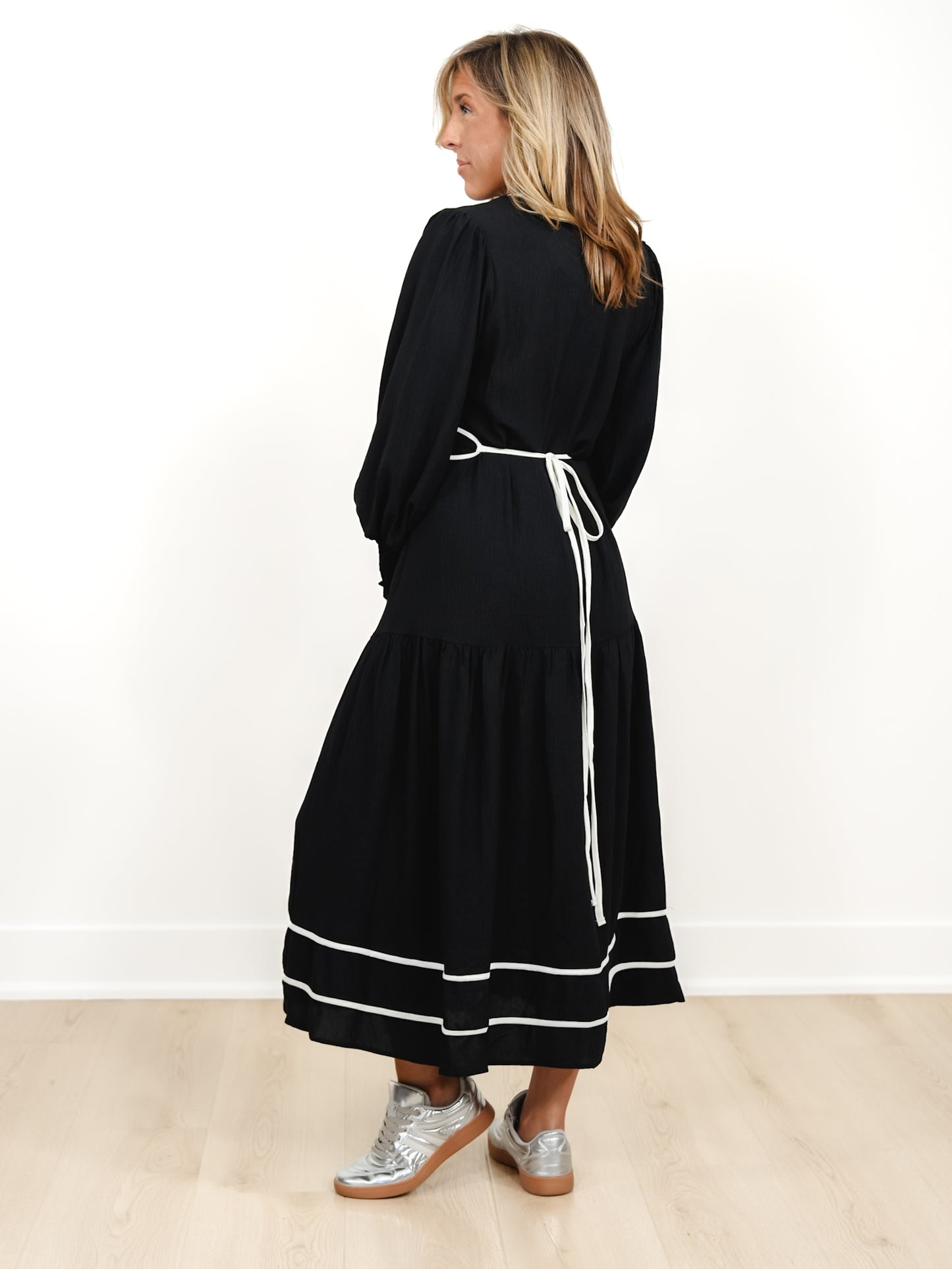 Plus/Reg Long Sleeve Midi Dress with Floral Embroidery