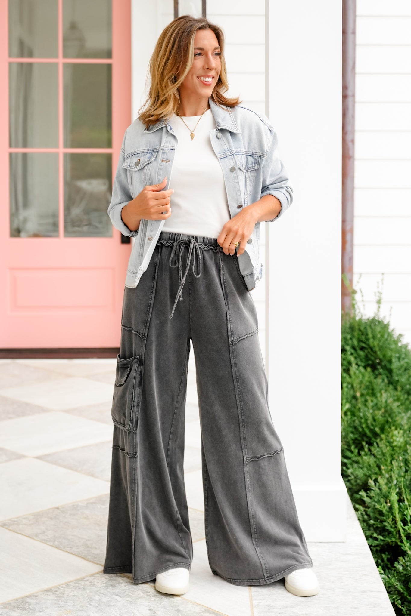 Mineral Wash Elastic Waist Pants With Cargo Pockets
