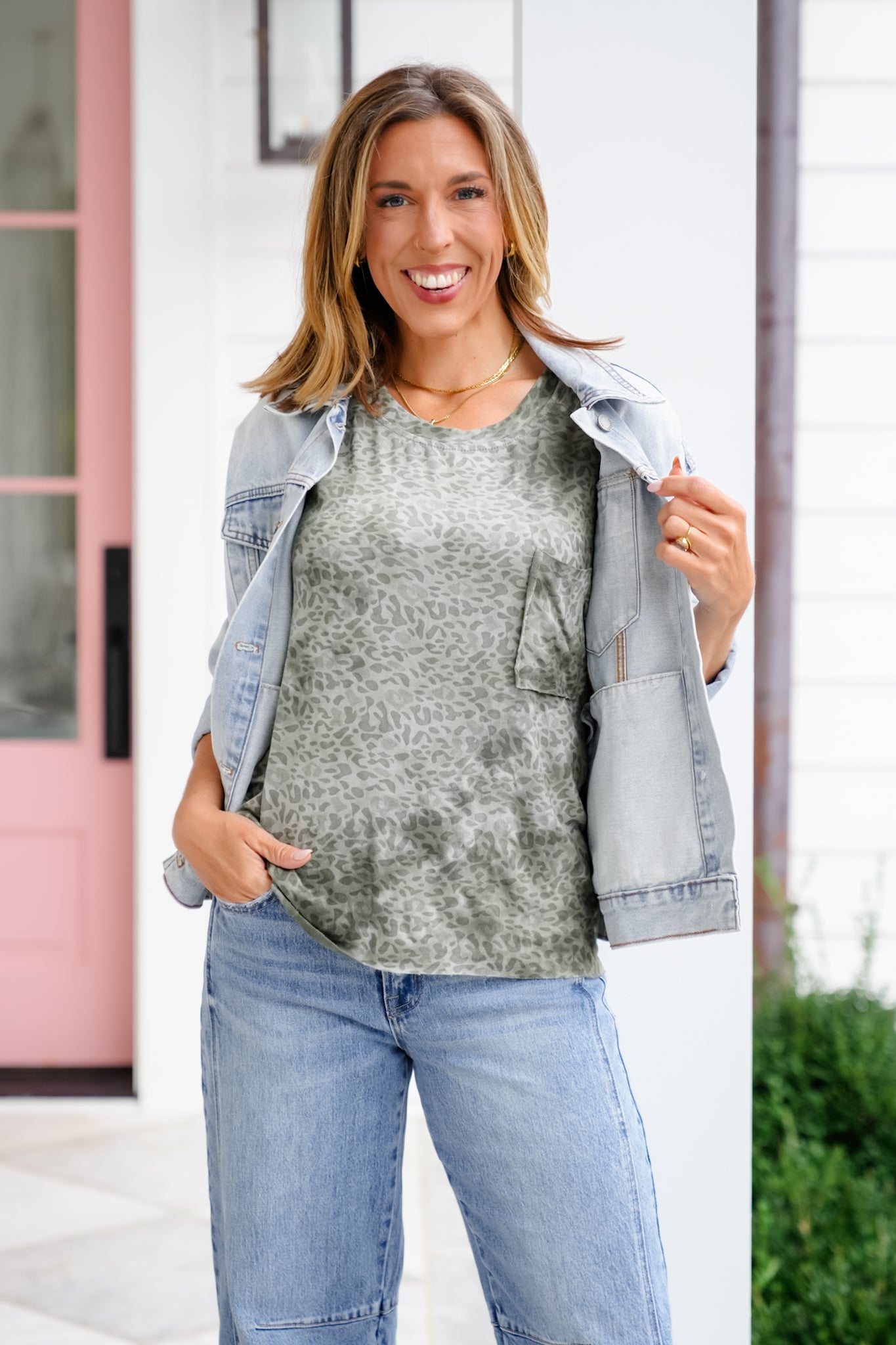 POL Leopard Short Sleeve Round Neck Top