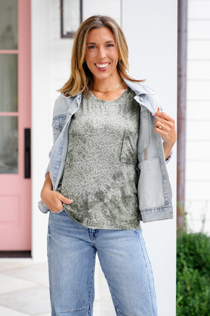 POL Leopard Short Sleeve Round Neck Top