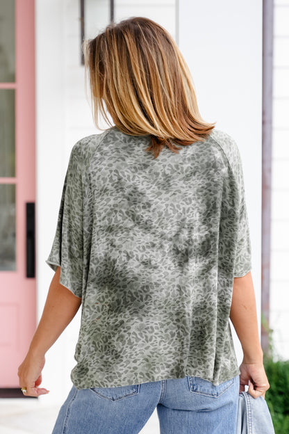 POL Leopard Short Sleeve Round Neck Top