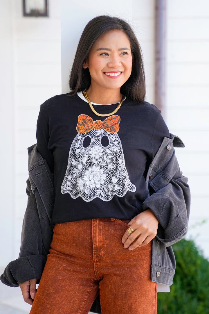 Plus/Reg Short Sleeve Lace Ghost Bow Graphic Tee
