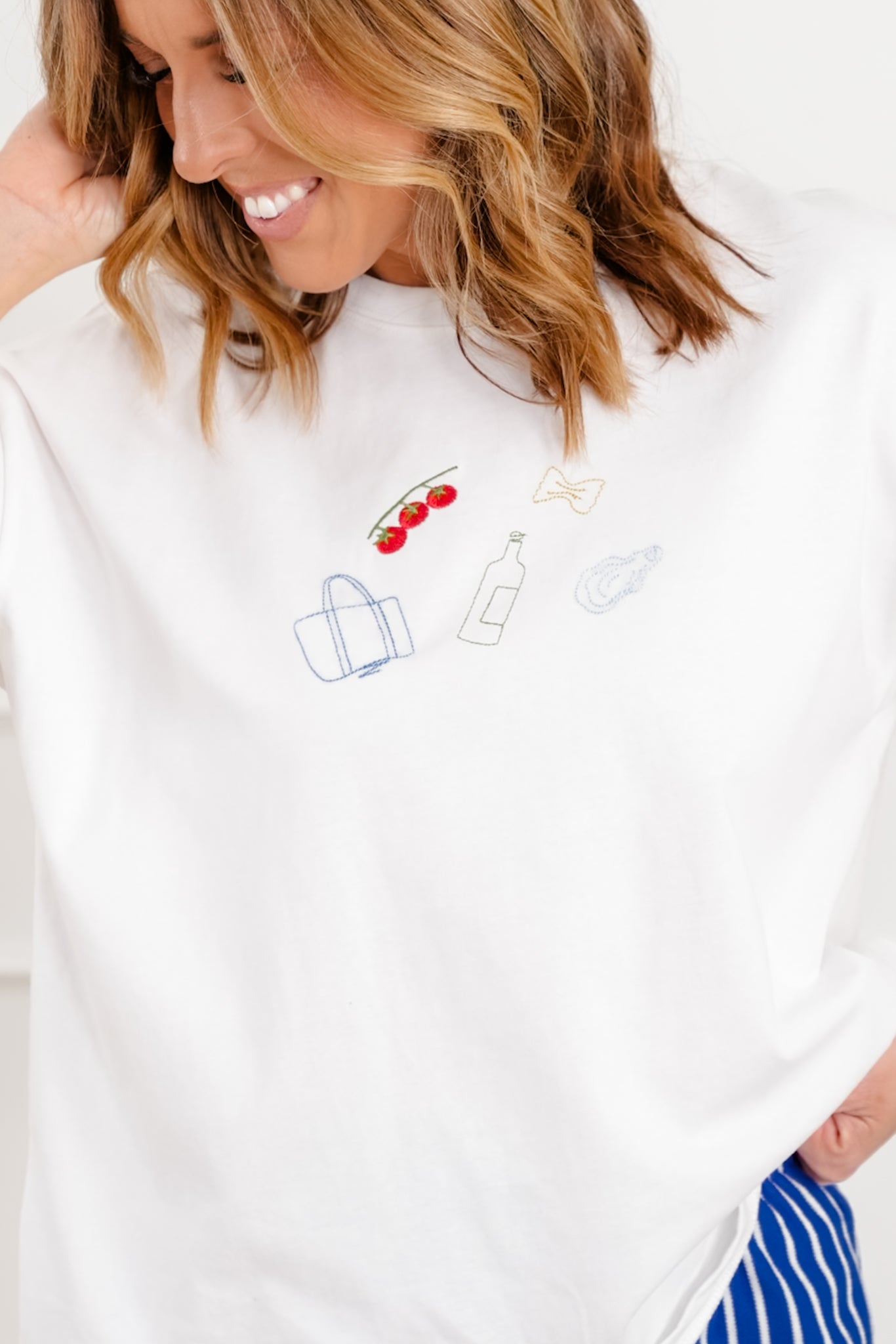 Knit Short Sleeve Round Neck Embroidered Top