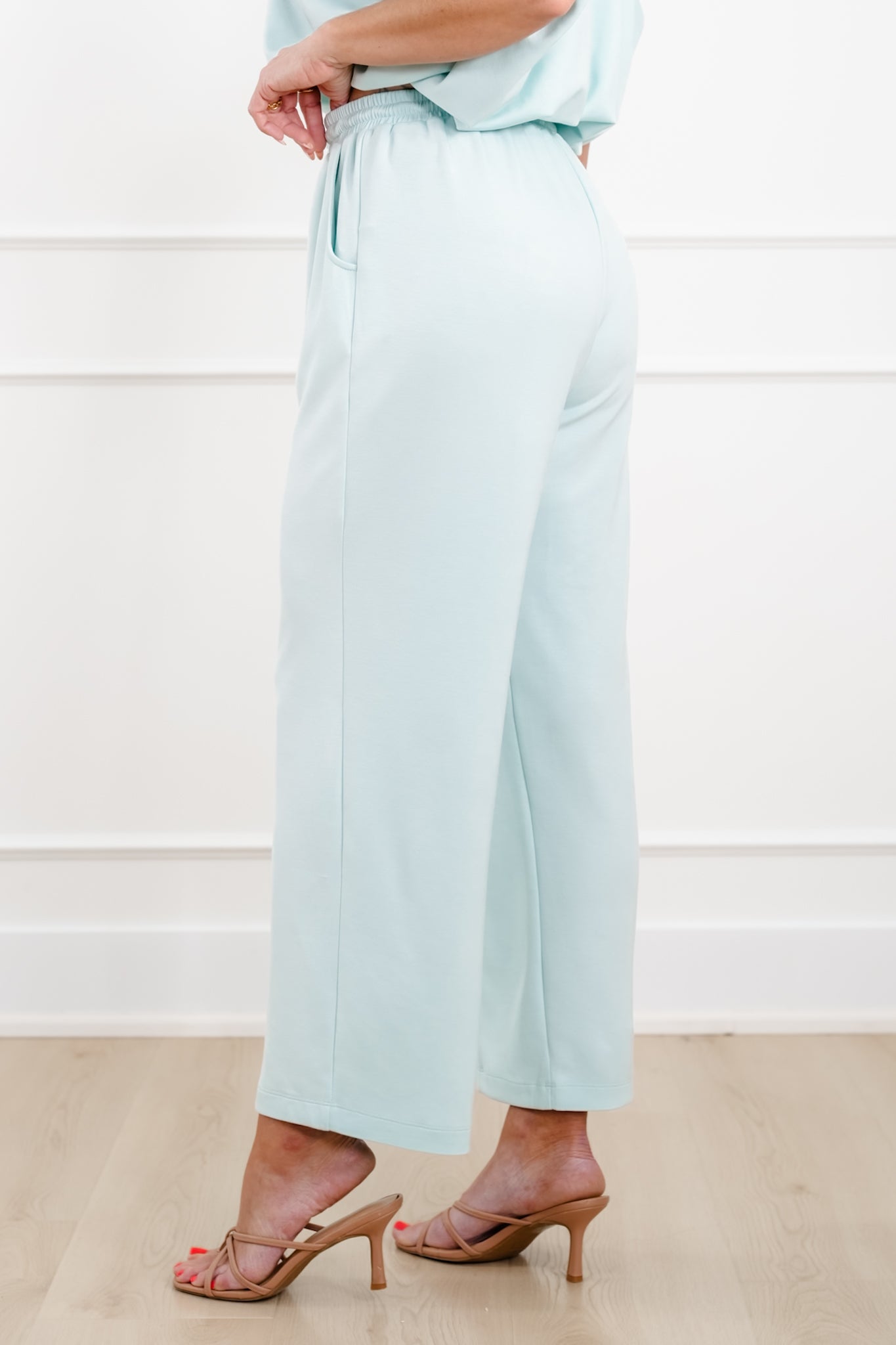 Solid Elastic Waist Pants with Side Pockets