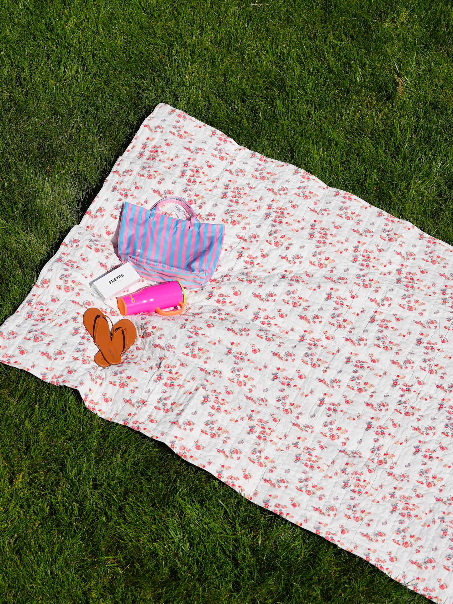 POL Quilted Throw Blanket