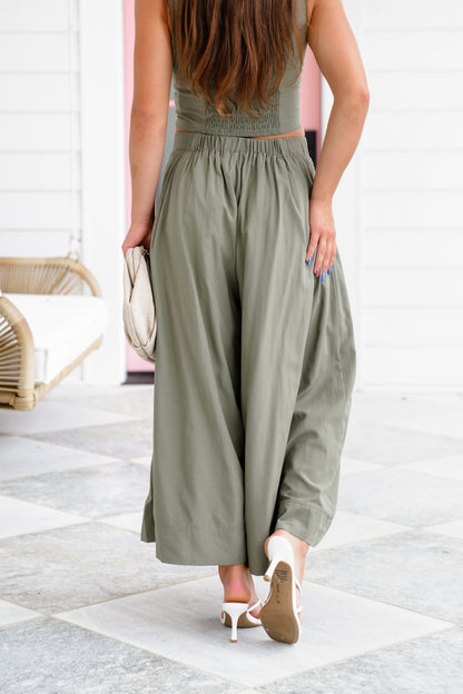 Solid Cropped Wide Leg Pants