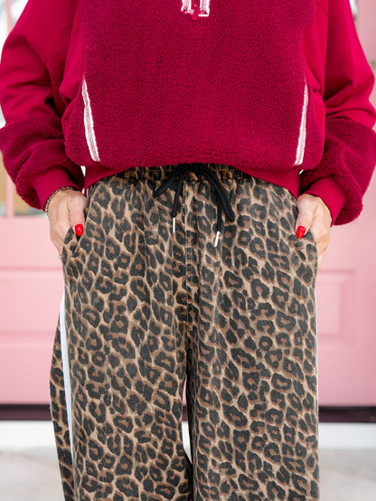 Plus/Reg Leopard Print Elastic Waist Pants with Side Stripe