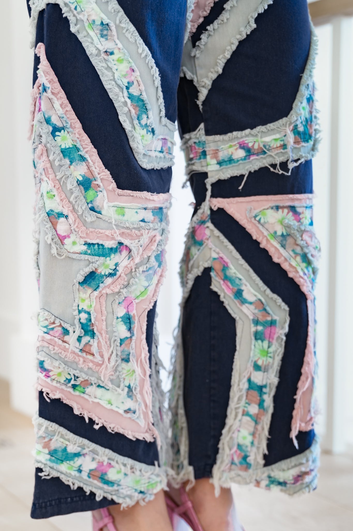 High Waist Frayed Star Patch Pants