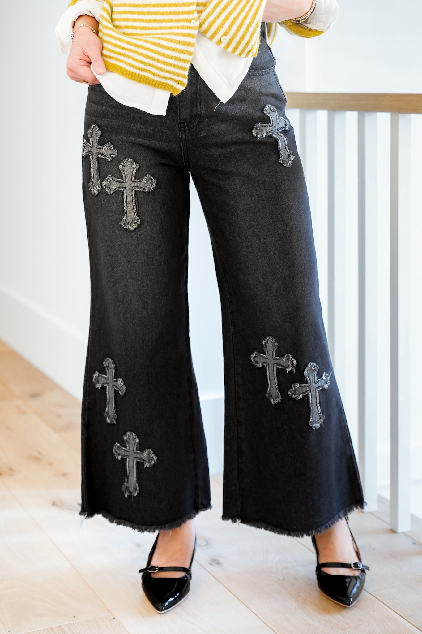Plus/Reg Black Denim High Waist Jeans with Cross Patches