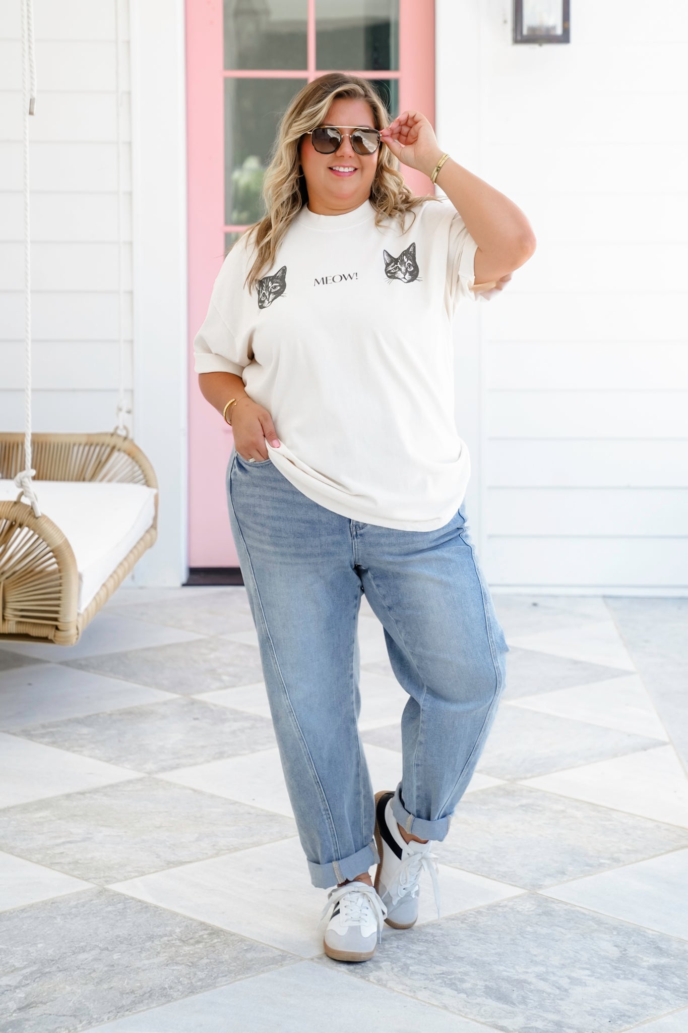 Plus/Reg Short Sleeve Cat Face "Meow" Graphic Top