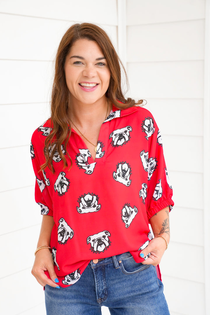 Plus/Reg Bulldog Print Short Sleeve V Neck Blouse