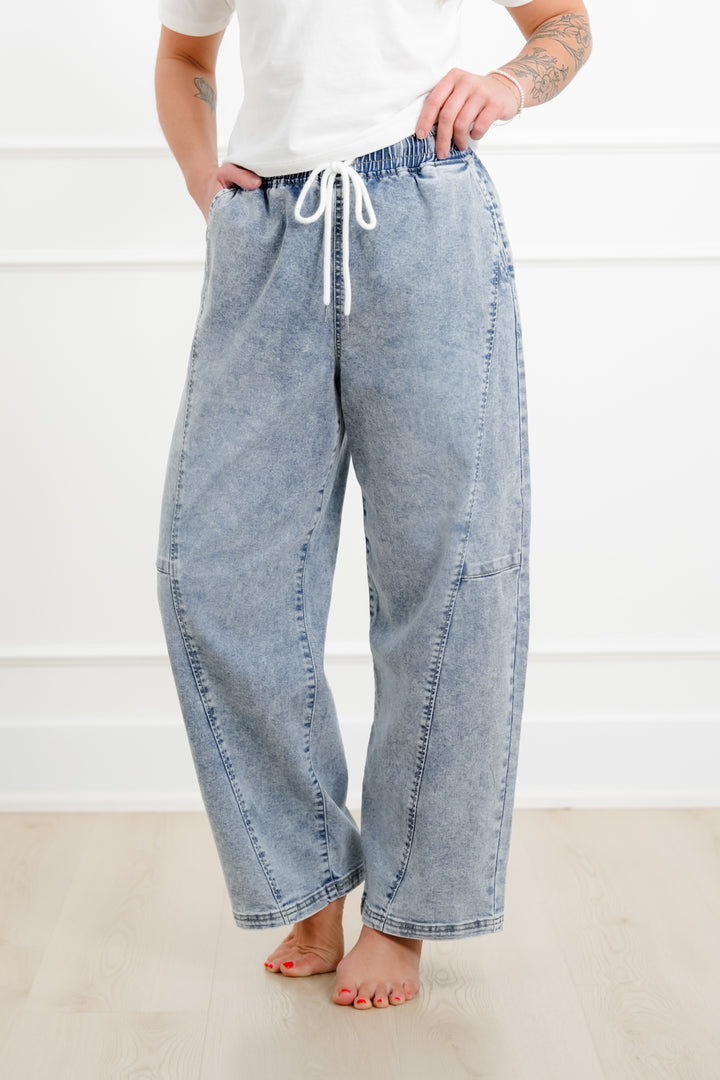 Risen Mid Rise Light Wash Elastic Waistband Barrel Jeans with Front Seam