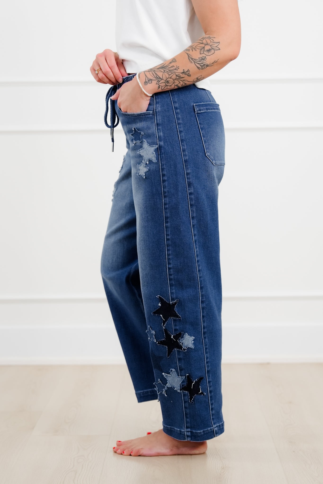 Risen Dark Wash Elastic Waistband Slouchy Barrel Star Patch Jeans