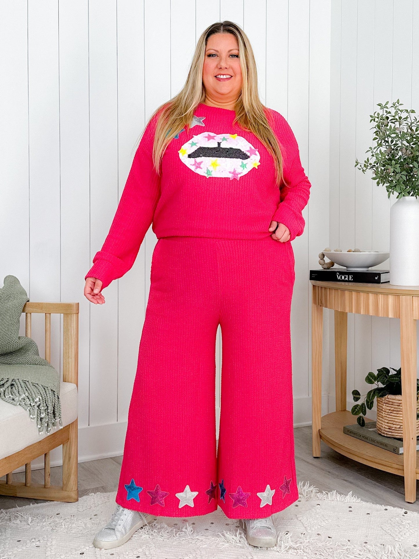 Plus/Reg Elastic Waist Wide Leg Cropped Pants With Sequin Star Patch Detail (Multiple Colors)