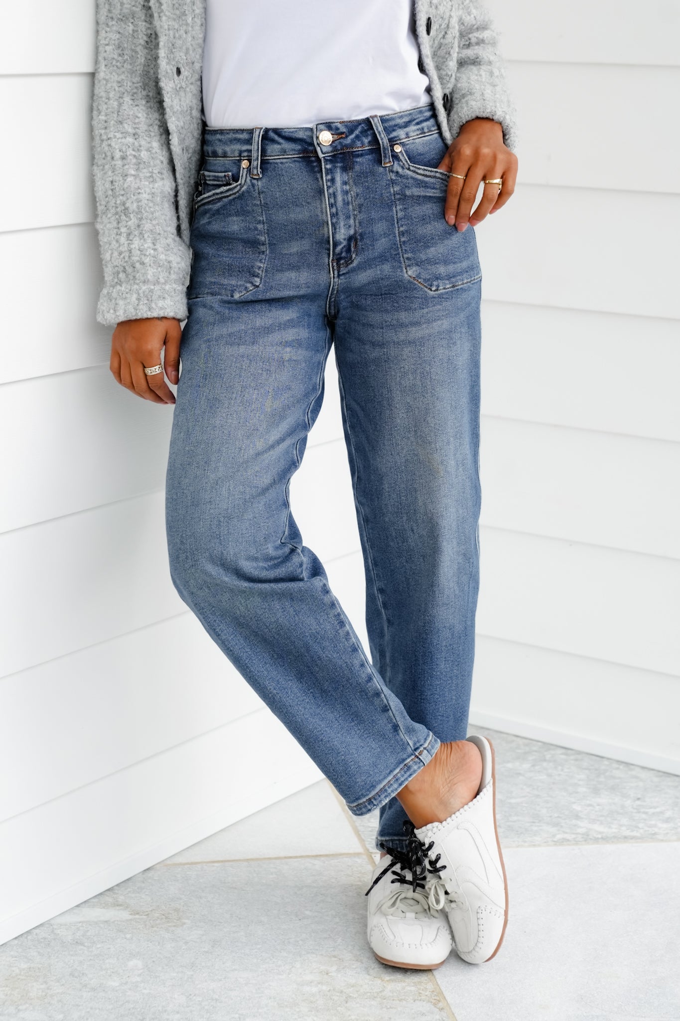 Judy Blue High Rise Medium Wash Soft Barrel Jeans with Square Pockets