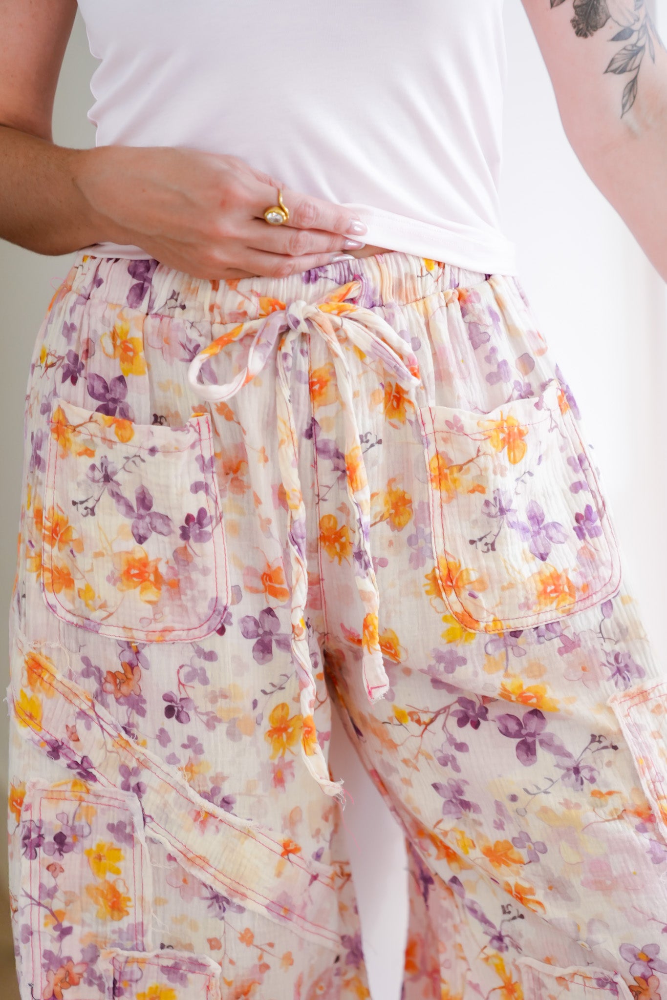 POL Floral Pattern Elastic Waist Jogger Pants