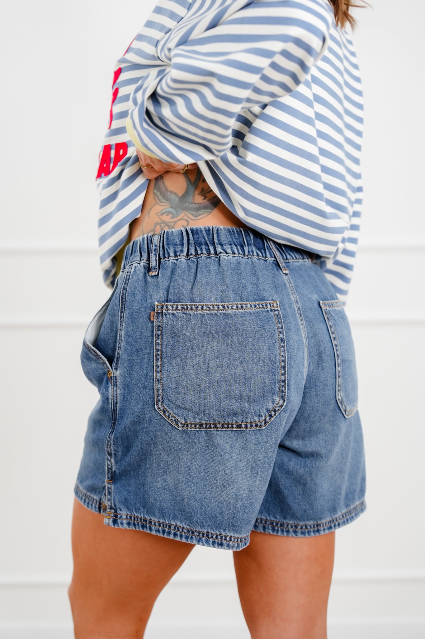 Judy Blue Medium Wash Featherweight Baggy Shorts