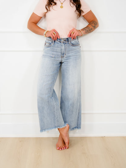 Judy Blue Mid Rise Light Wash Wide Leg Ankle Jeans with Frayed Hem