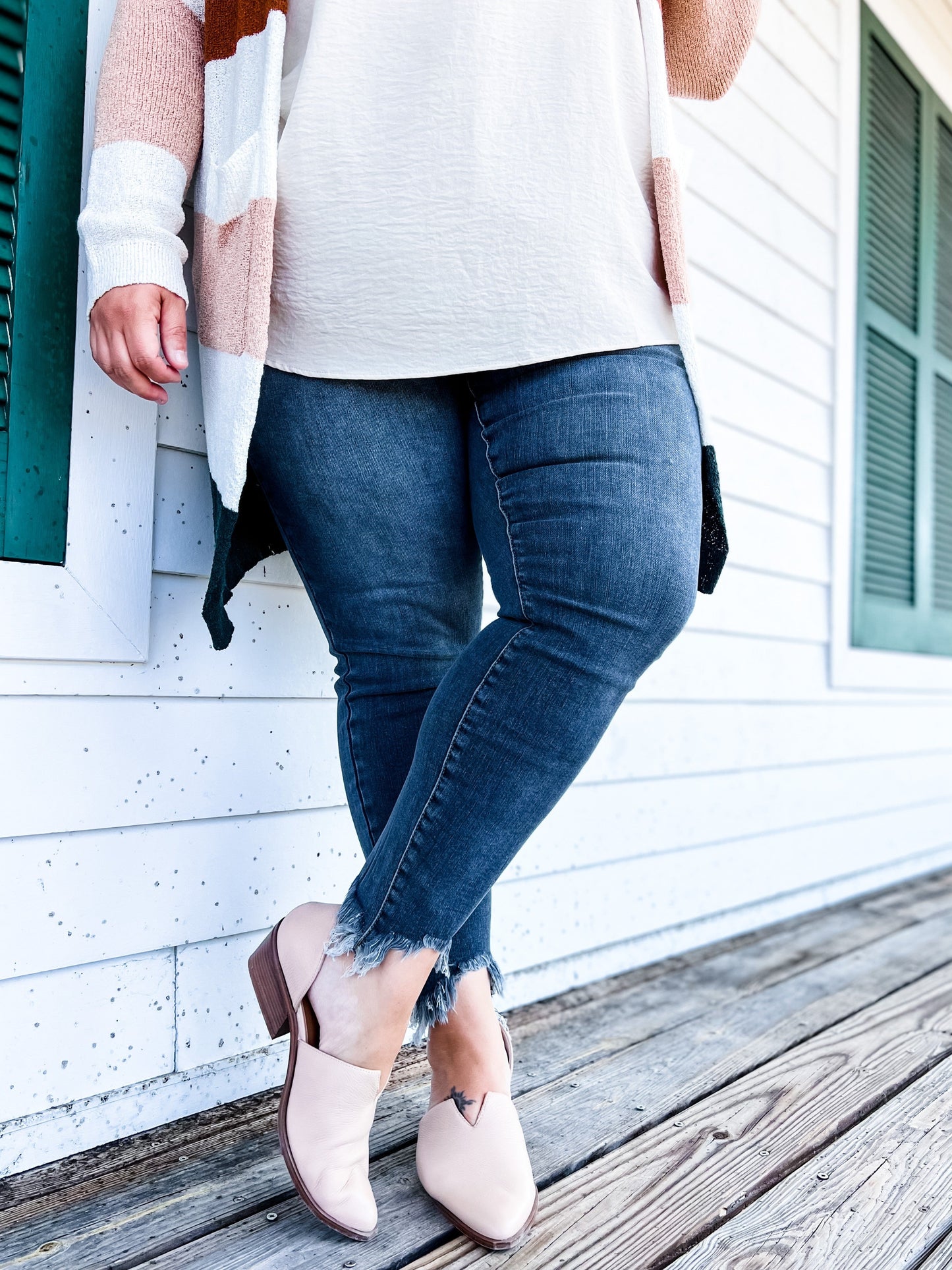 Judy Blue The Gamechanger Medium Wash Mid-Rise Shark Bite Skinnies