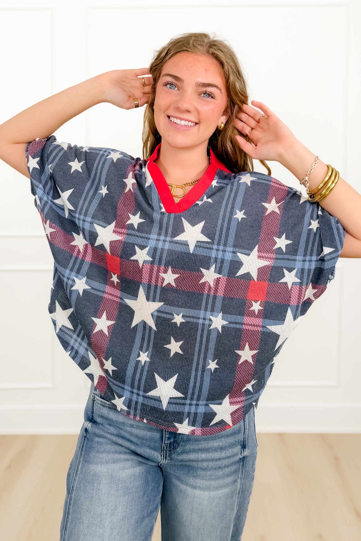 Plus/Reg Star Print Short Sleeve V Neck Top