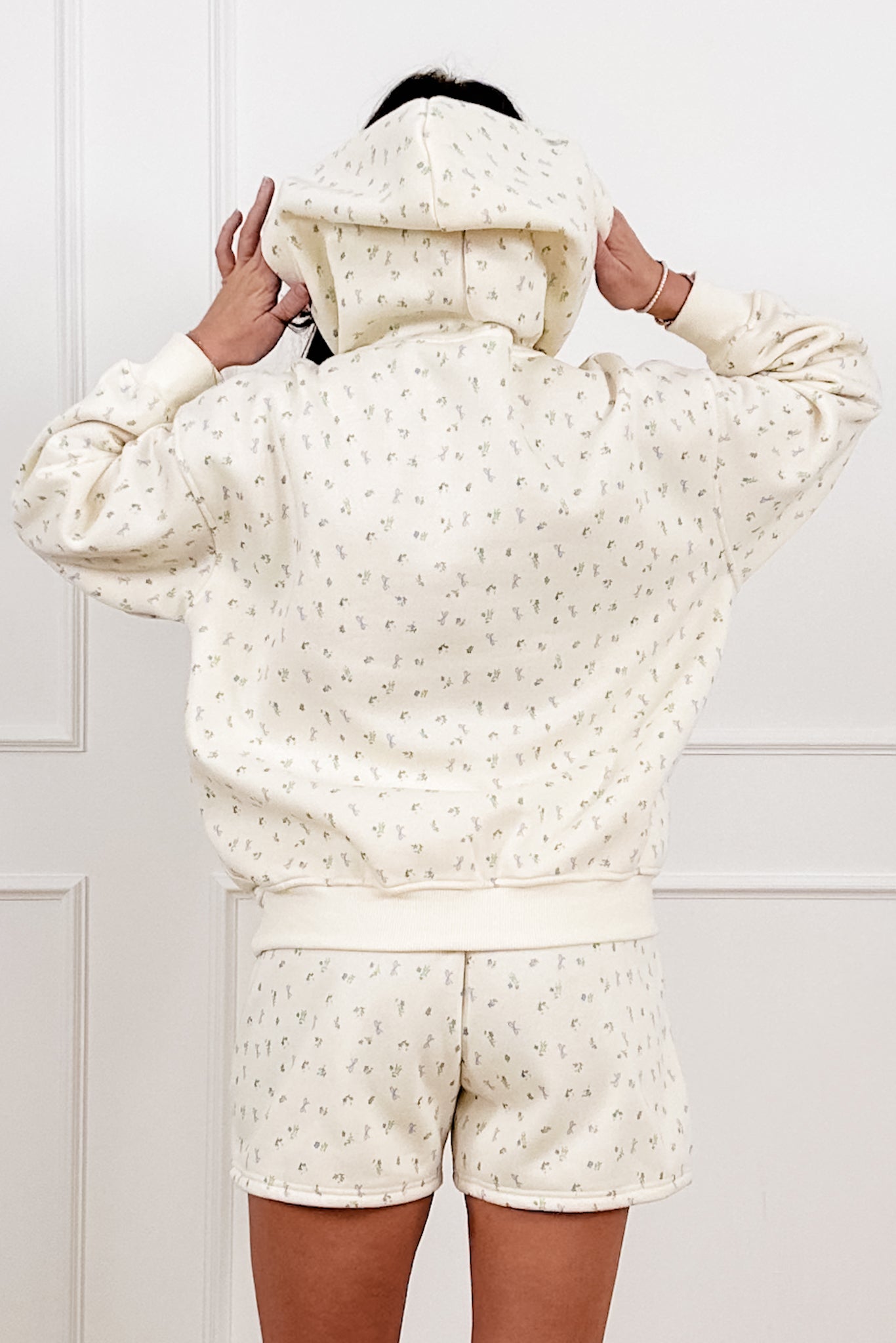 Floral And Bow Print Long Sleeve Pullover Sweatshirt