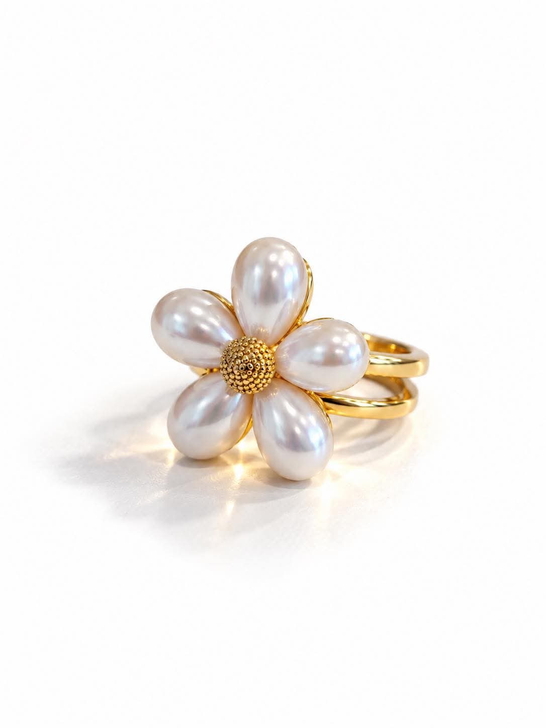 Sweet Caroline Pearl Flower Ring