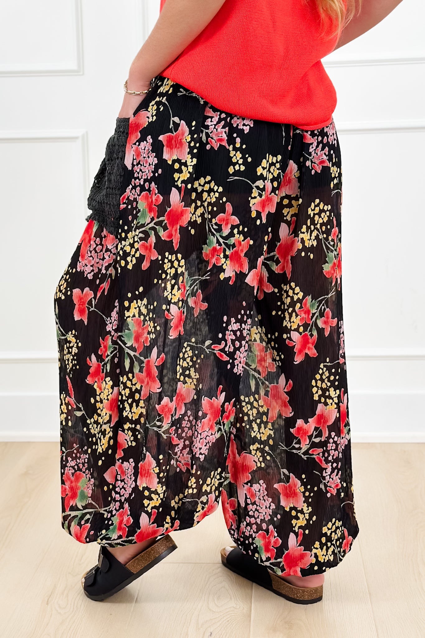POL Floral Print Elastic Waist Crinkled Pants
