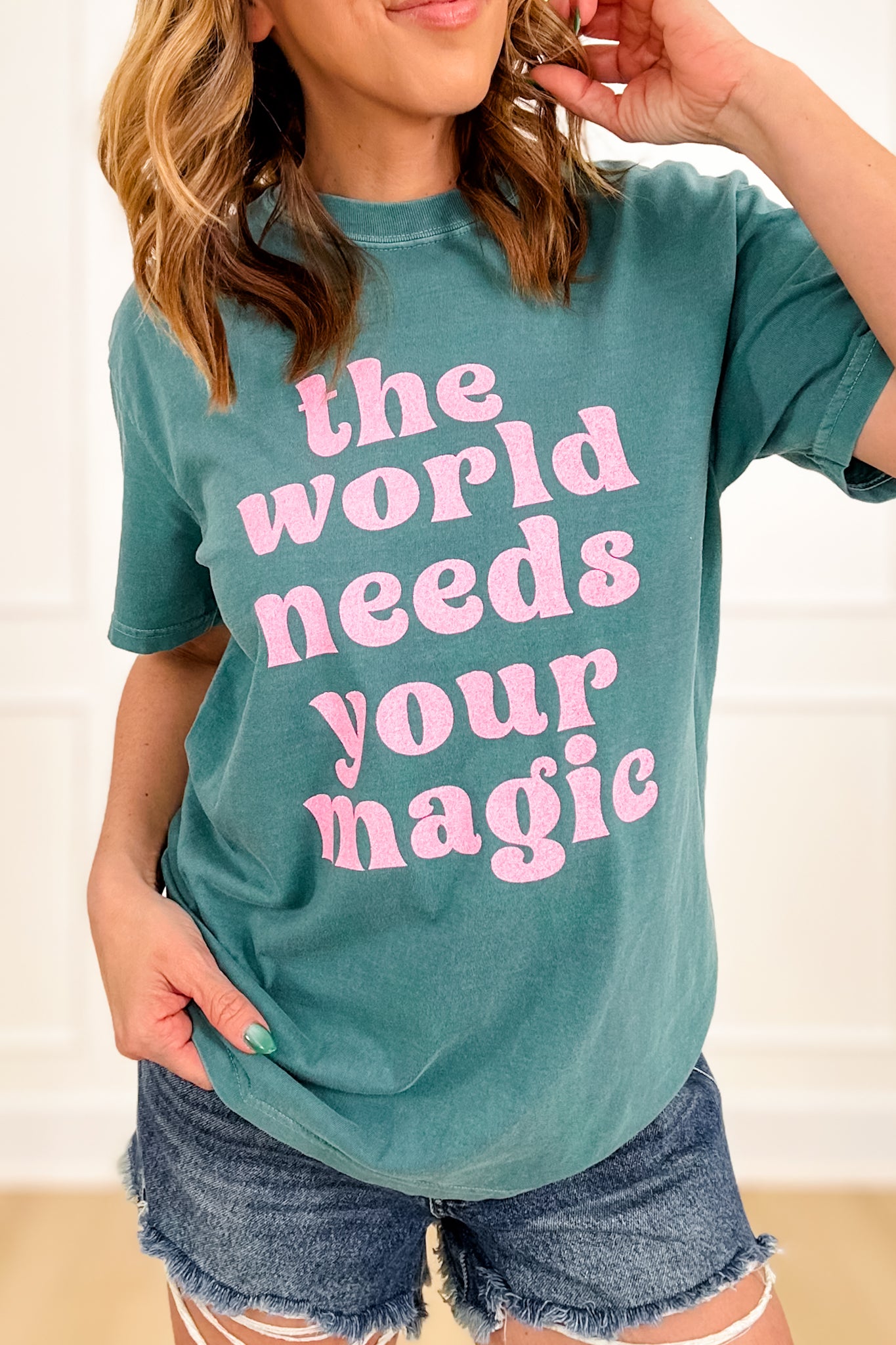 Plus/Reg Short Sleeve "The World Needs Your Magic" Graphic Tee