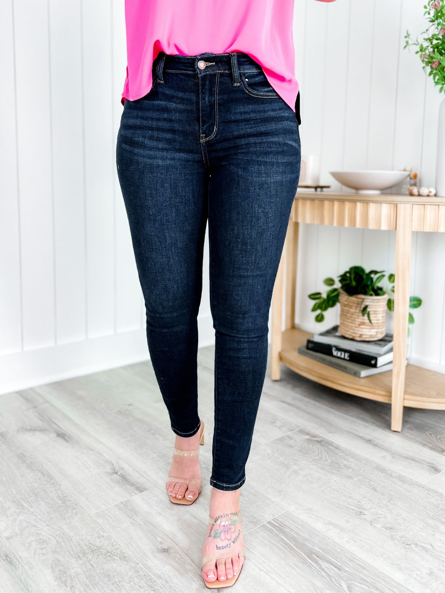 Judy Blue Everyday Wear 3.0 (High Rise) Dark Wash High Waist Skinny with Handsanding