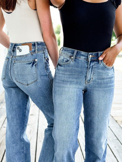 Judy Blue Holla Back Medium Wash Cell Phone Pocket Straight Leg Jeans