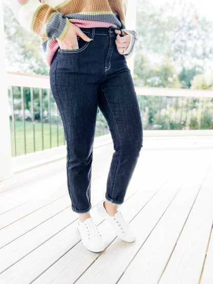 Judy Blue MidNight Dark Wash Rinse Mom Jeans