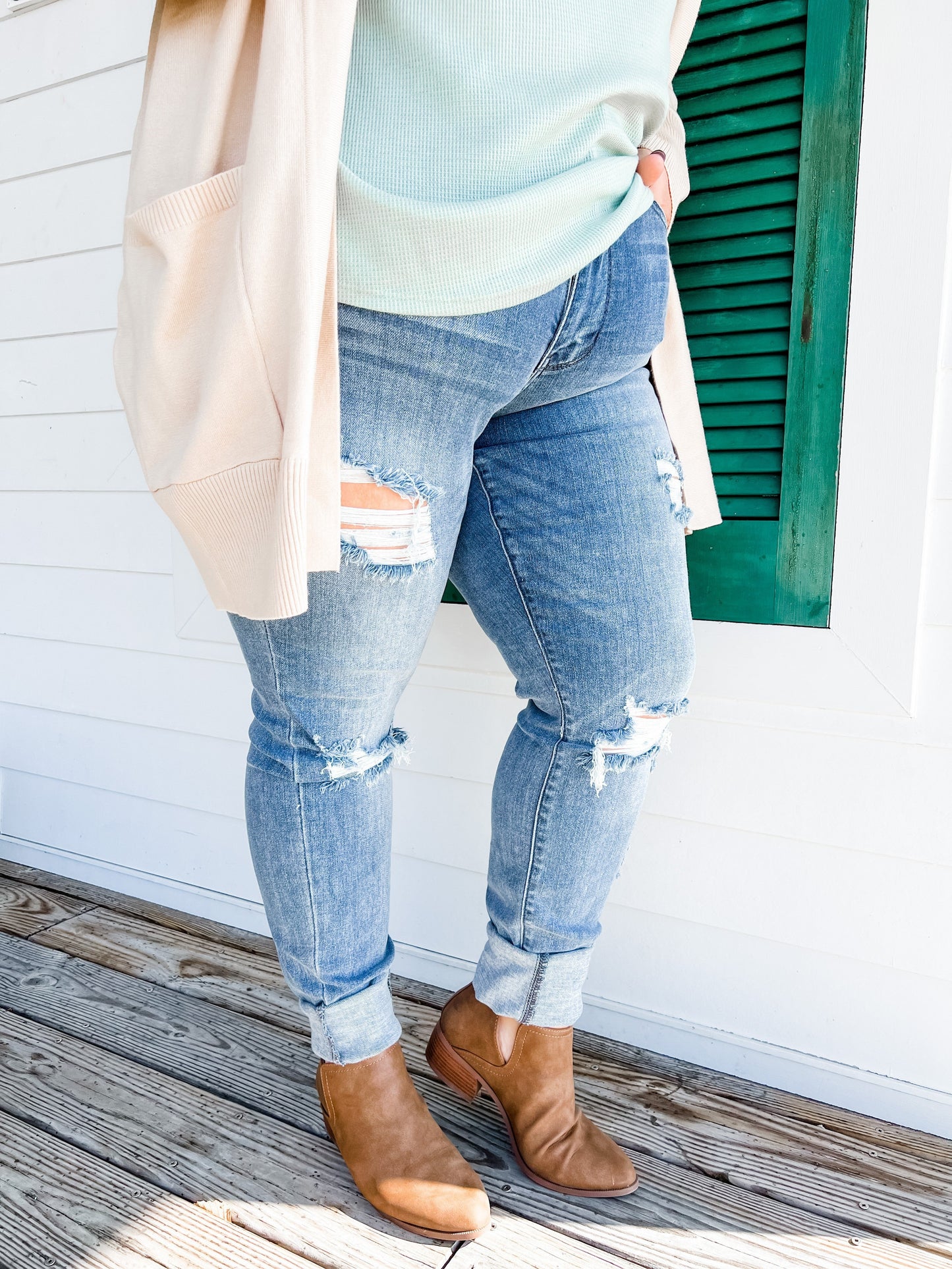 Judy Blue Skyscraper Long Tall Medium Wash Distressed Skinnies 34"!!!!